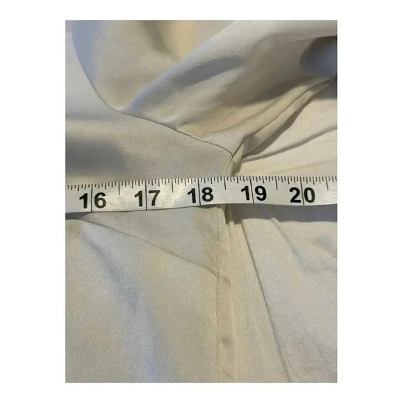 The Limited Women’s Small Cream & Blue Satiny Feel Top - Picture 5 of 6